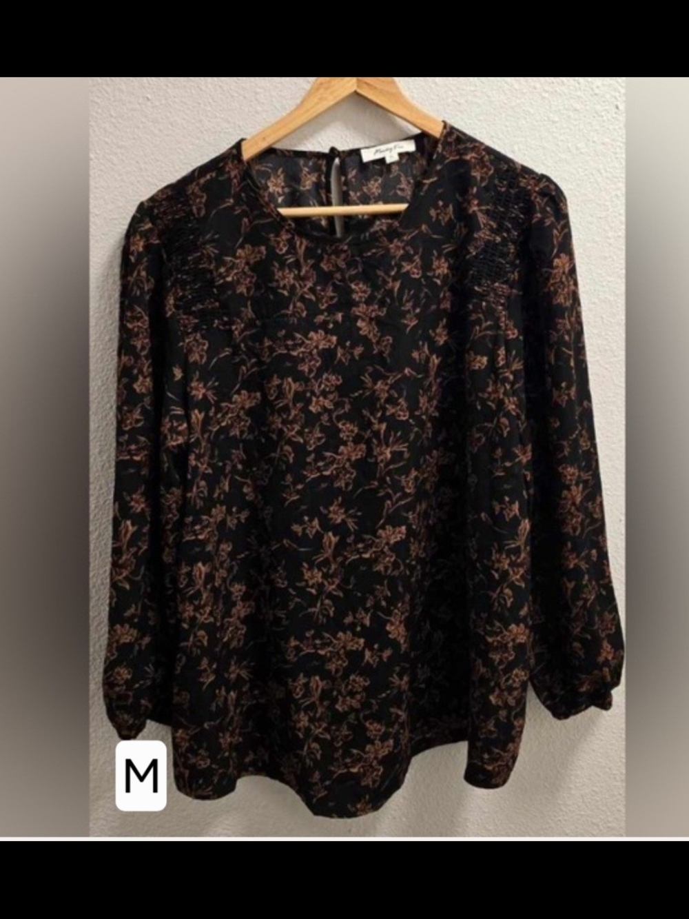 Women's Blouse Bundle Of 6 - Picture 2 of 7